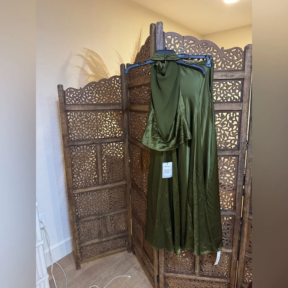 NEW NWT Reformation Sera Silk Two Piece Set - Picture 3 of 3